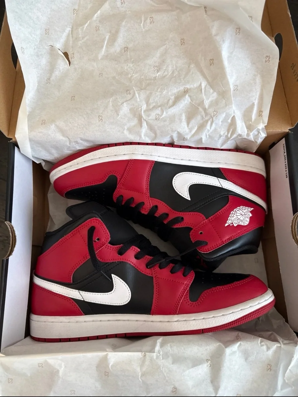 Jordan 1 Mid Gym Red Black White. Mens 10.5. pre-owned. Worn